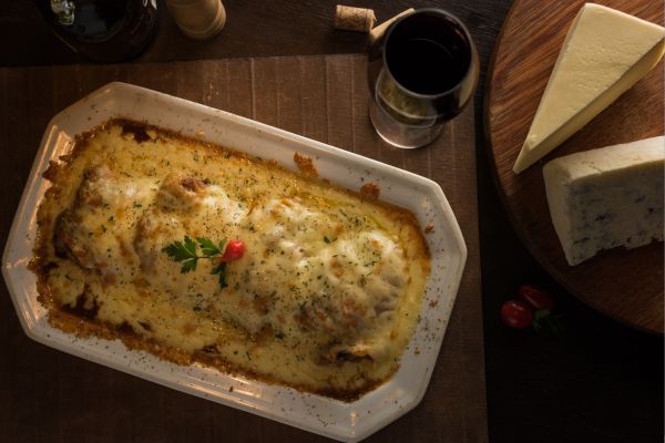 Pizza Margherita Italiana com Massa Fina: Um Clássico Irresistível!